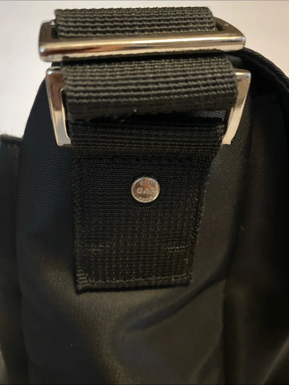 GAP Black Men's Messenger Bag with Adjustable Strap